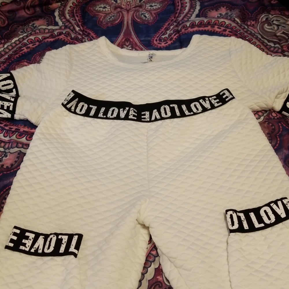 Clothes - Picture 2 of 3